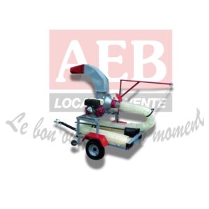 Aspirateur feuilles sur remorque